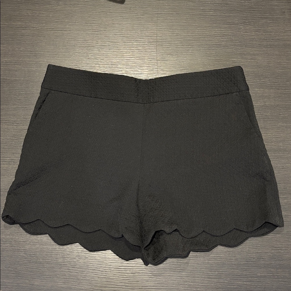 LOFT Women’s Black Textured Scalloped Hem The Riviera Short Size 8 - Picture 4 of 10